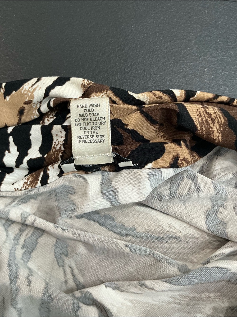 Cache women’s XL animal print wrap, blouse, draped, buckle, long sleeve stretch - Picture 8 of 8